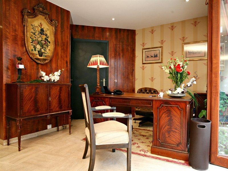 Des Ambassadeurs Parijs